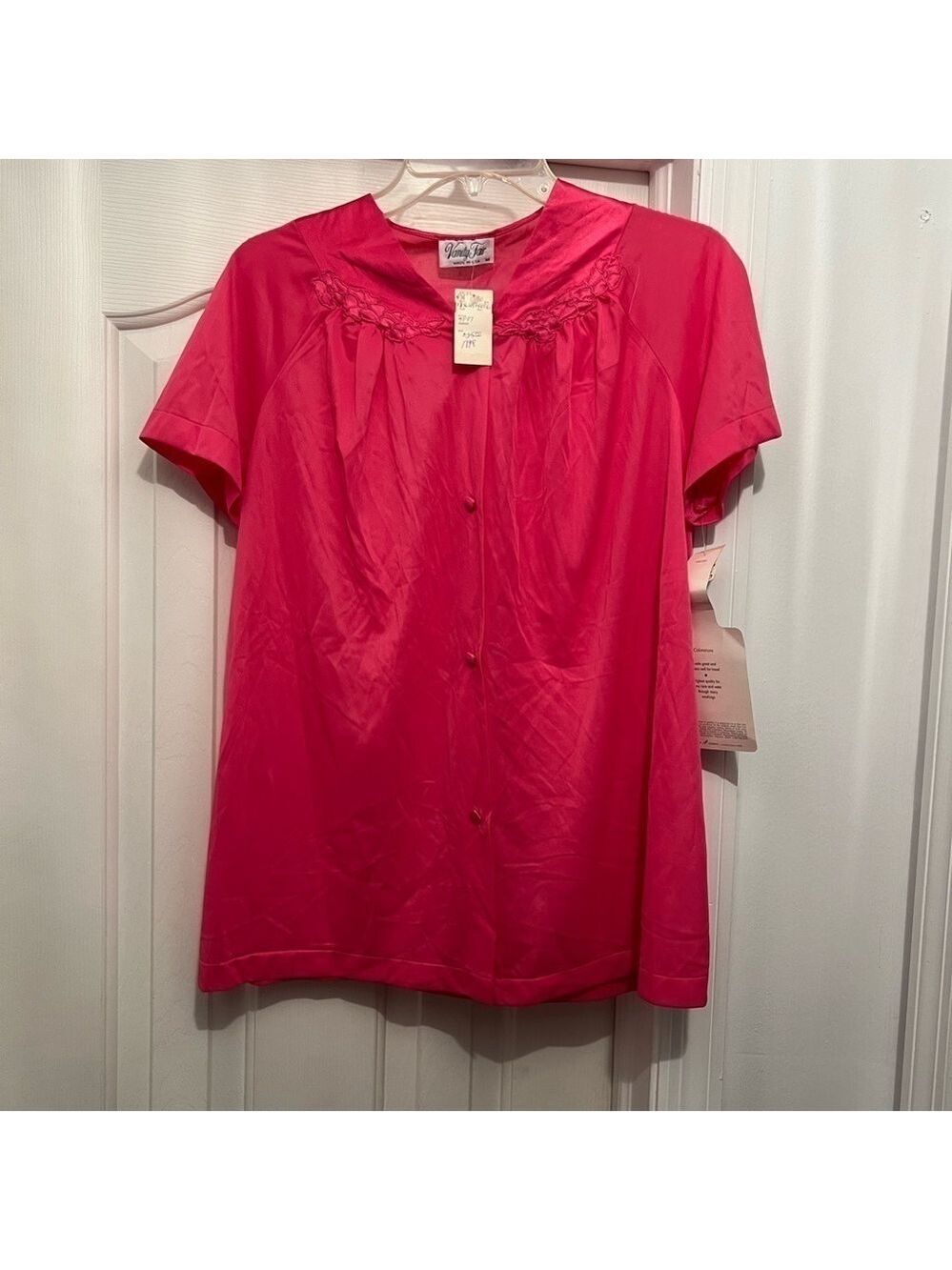 Vanity Fair vintage sleepwear bed jacket. Size M. Grannycore